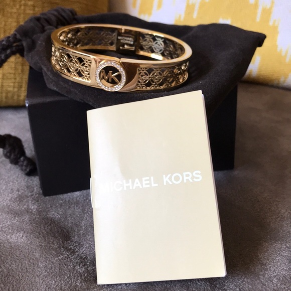 ✨Michael Kors Gold Bracelet✨ - Picture 7 of 7